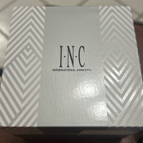 NEW INC International Concepts Watch - Picture 2 of 6